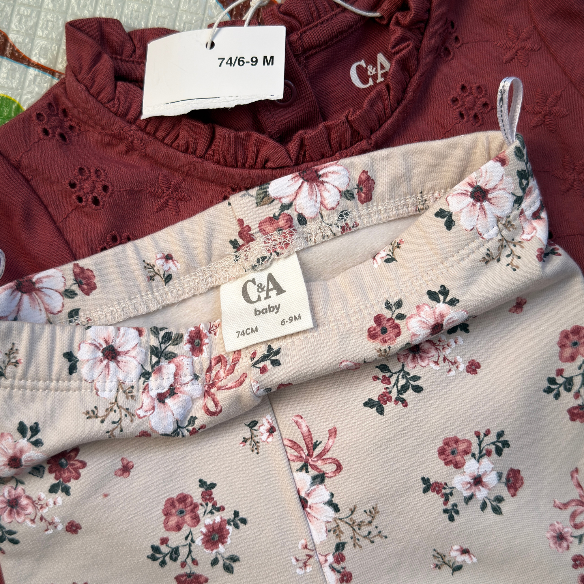 Ensemble [C&A] 9 mois (74 cm)